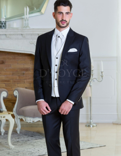 Fekete elegáns öltöny