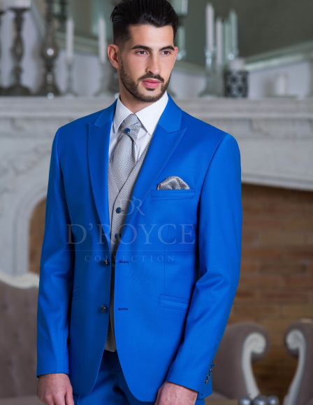 Világos kék öltöny kék-ezüst szatén mellénnyel