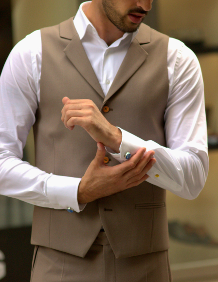 Mogyoró színű mellény