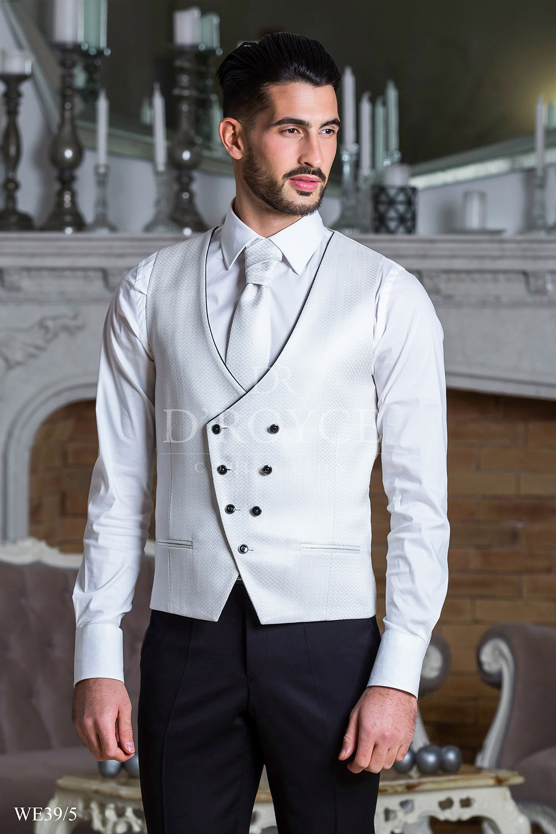 Fehér díszmellényszett, fekete szegéssel